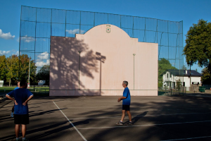 Le fronton avec son mur